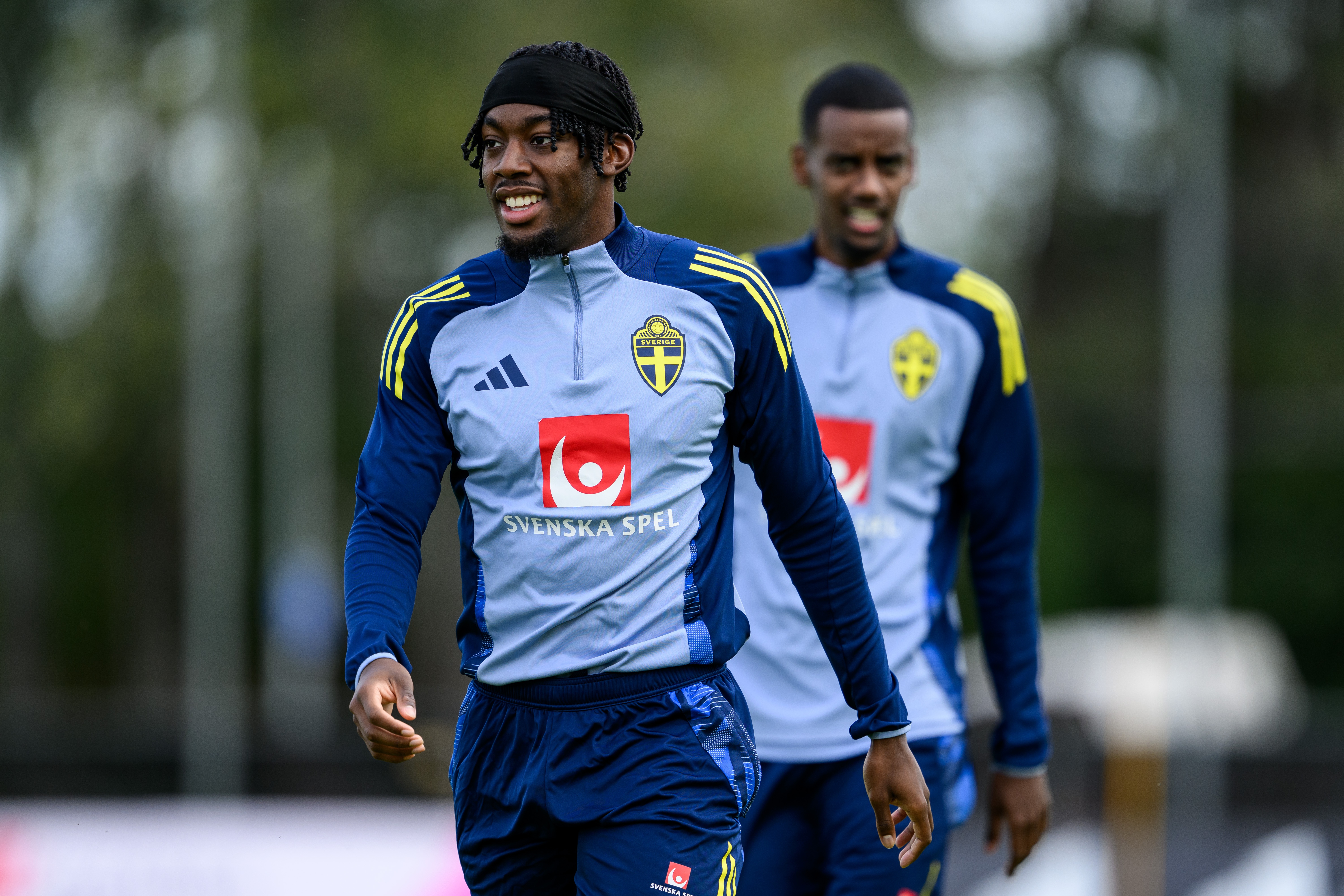 伊蘭加：伊薩克非常專注且職業(yè)，他如今去了利物浦我祝他好運