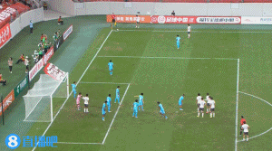 再度錯(cuò)失良機(jī)！朱鵬宇頭球攻門被撲，向余望小禁區(qū)內(nèi)沒停好被斷