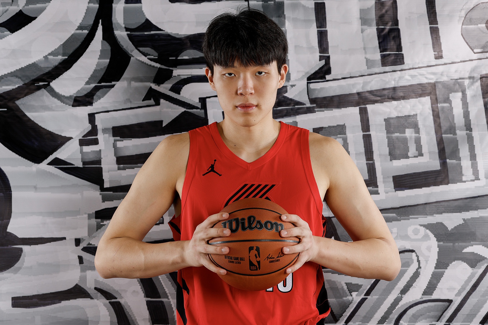 隊記：青島國信集團(tuán)在培養(yǎng)和輸送楊瀚森登陸NBA上 做到了全力托舉