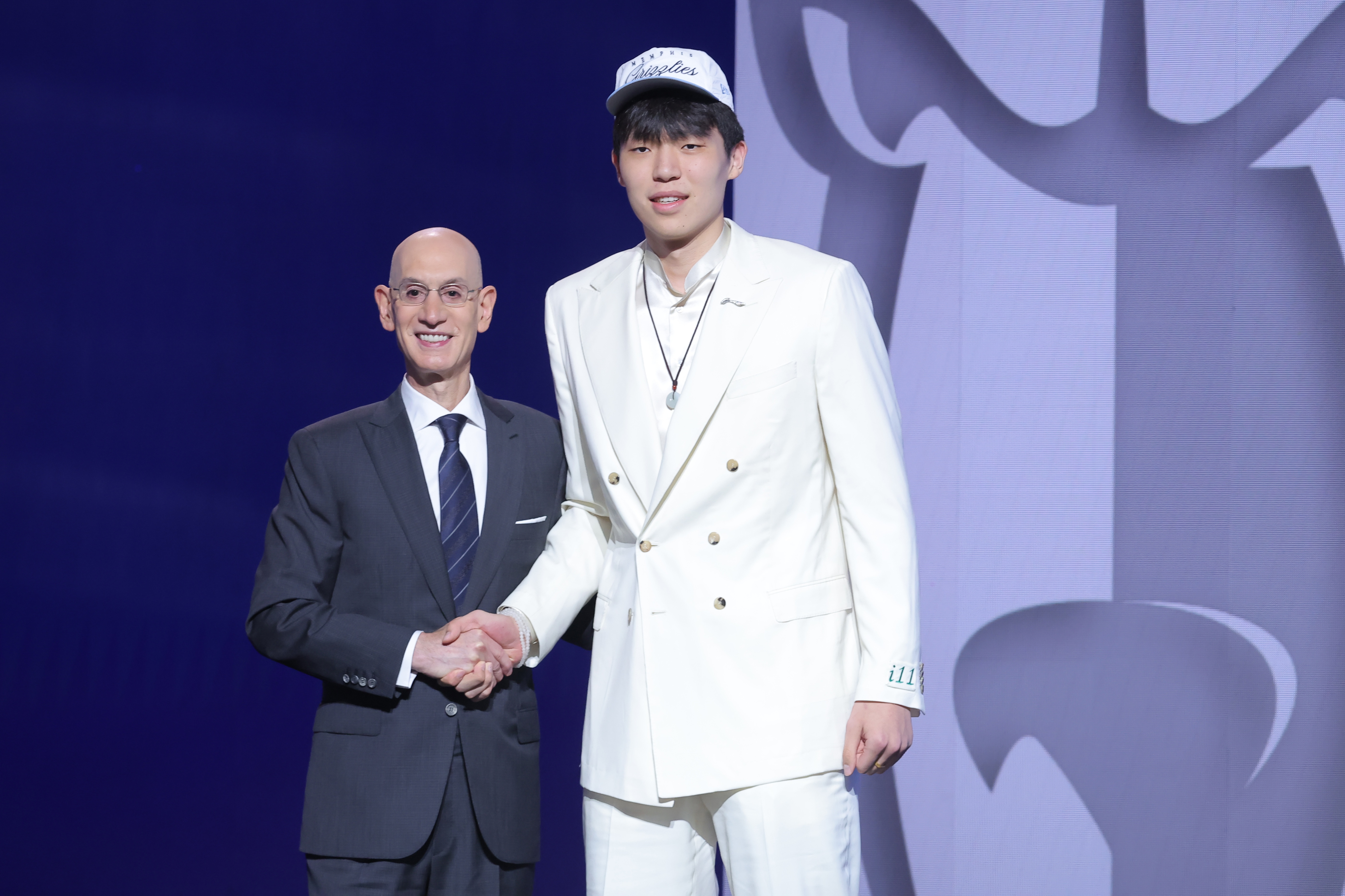 隊(duì)記調(diào)侃：楊瀚森選秀大會(huì)的炸雞是不是原本要等到19順位前吃完？