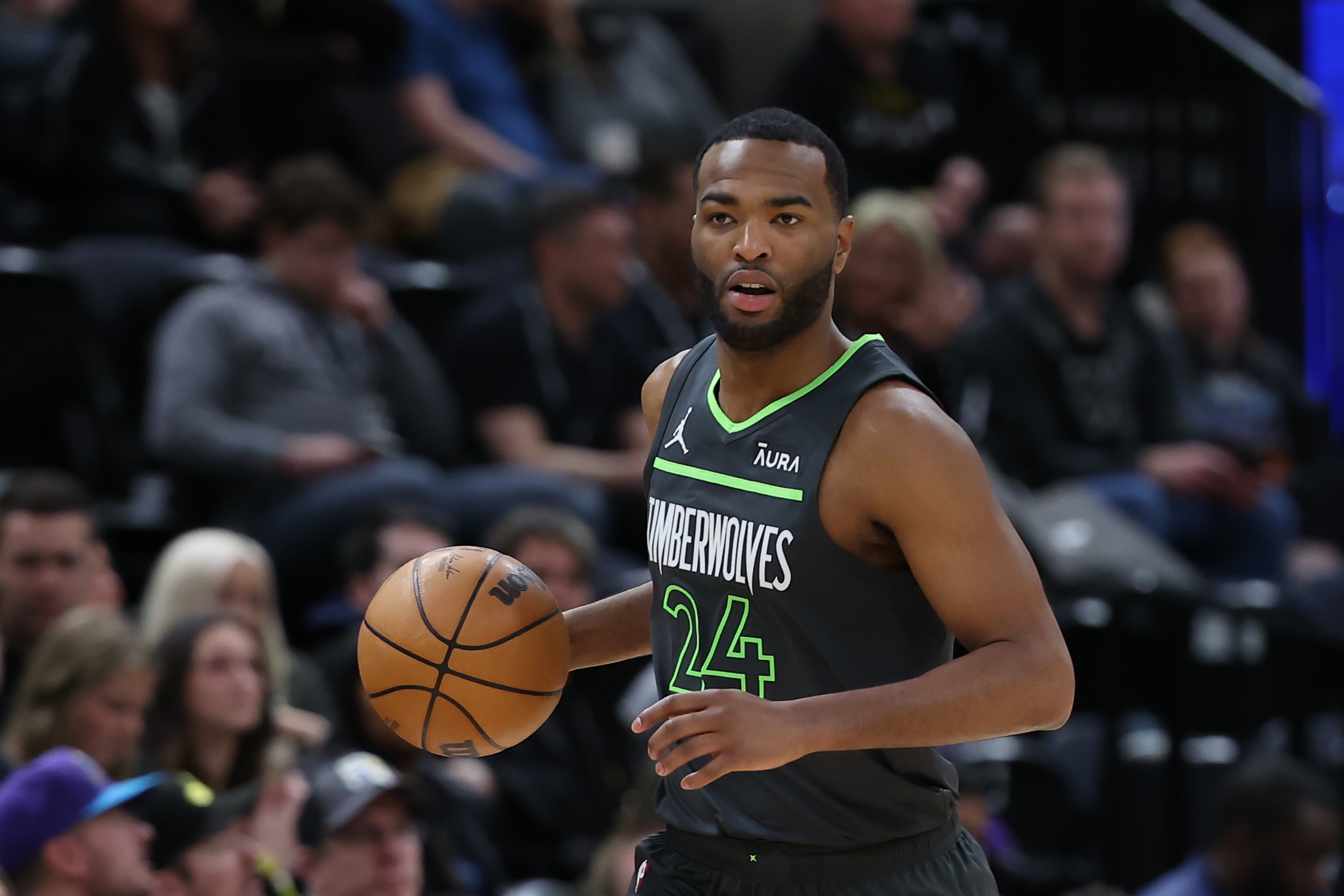 對陣76人曾單場轟53分！媒體人：TJ-沃倫將代表廣州打NBA季前賽
